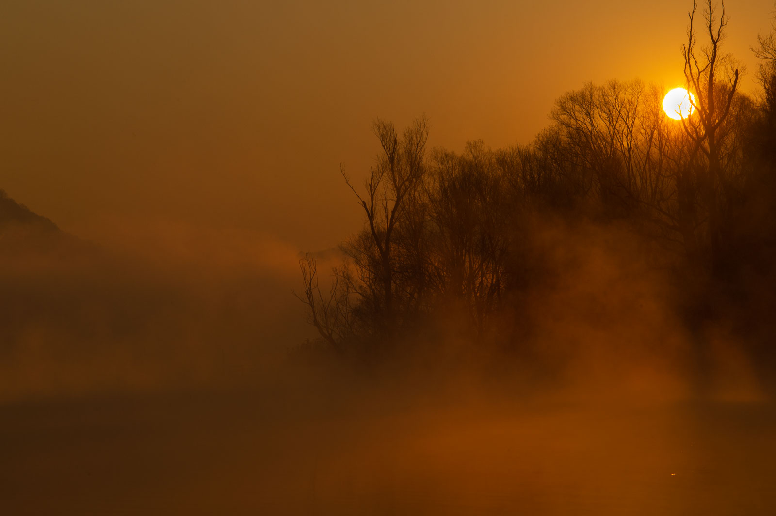 Mystic River - Prime luci tra le nebbie del fiume